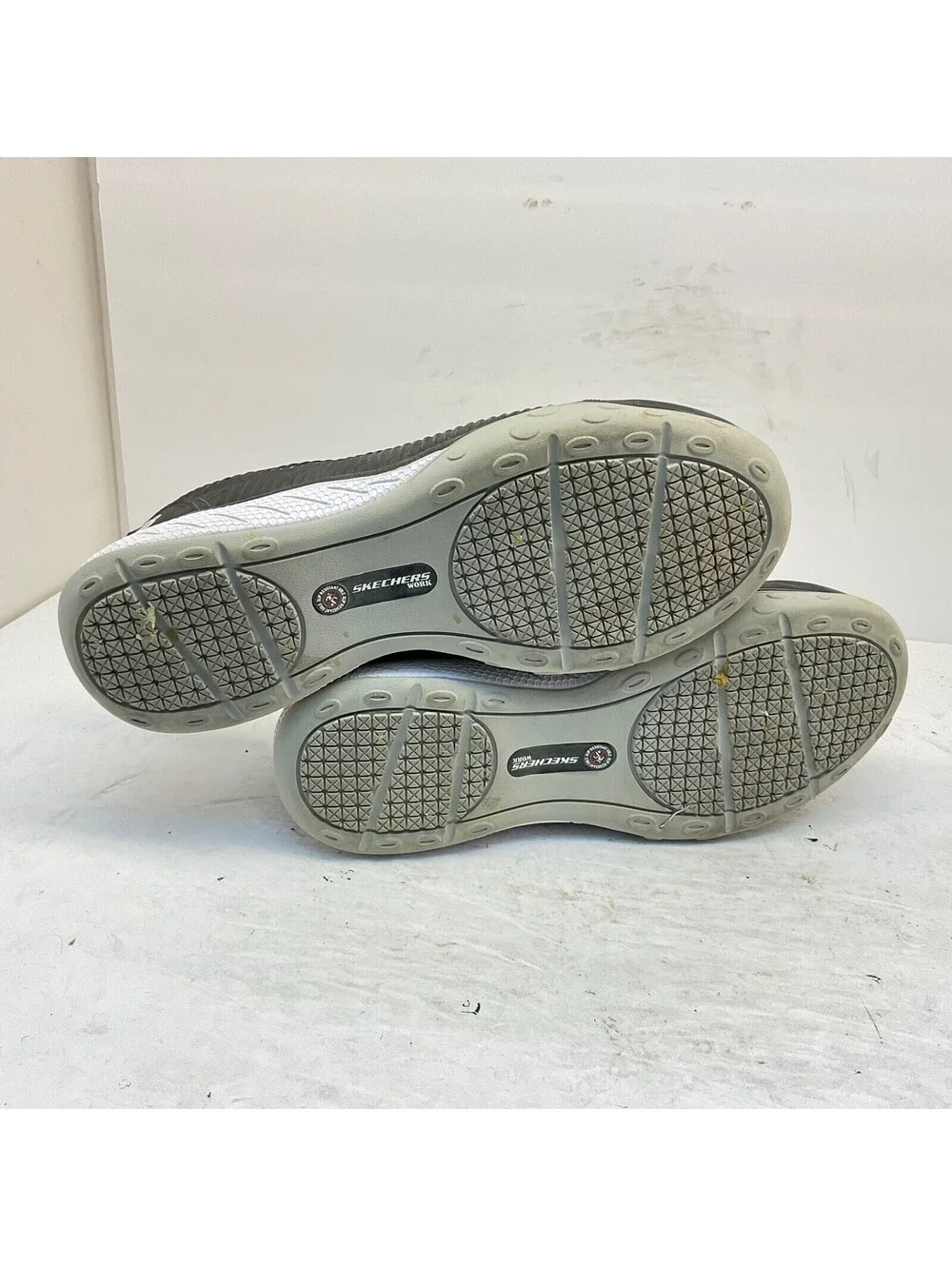 Skechers used few